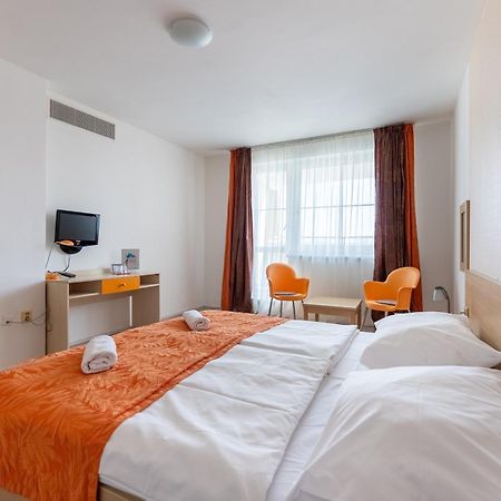 ברטיסלאבה Hotel And Park Divoka Voda מראה חיצוני תמונה
