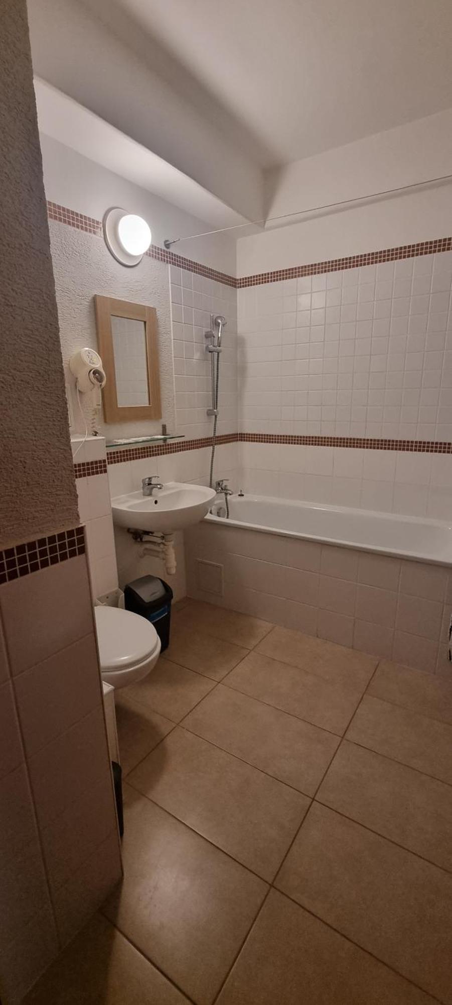 ברטיסלאבה Hotel And Park Divoka Voda מראה חיצוני תמונה