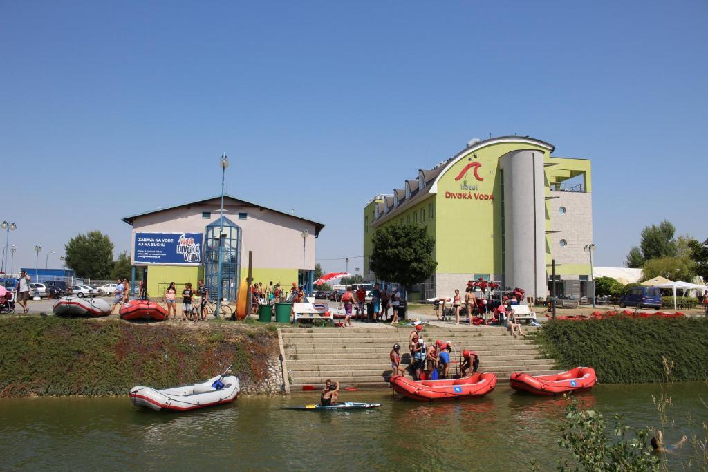 ברטיסלאבה Hotel And Park Divoka Voda מראה חיצוני תמונה
